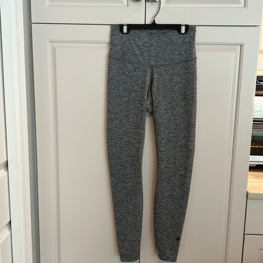 New without tags Nike dry fit gray leggings size S new condition. Full length 🔥